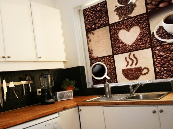 Redőnyök a konyhában blokkoló fény, hogyan kell választani, fotó a belső térben Roller blind fotónyomtatással a konyha ablakán