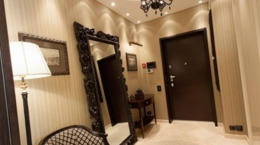 Feng Shui tükör a folyosón, harmonikus kialakítással tükrök a folyosón