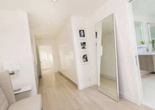 Feng Shui tükör a folyosón, harmonikus kialakítással folyosó tükörrel
